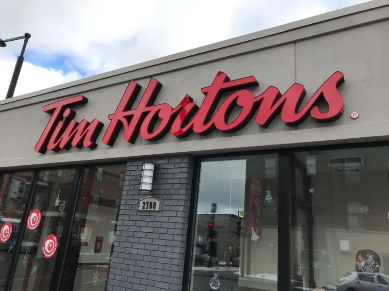 Tim Hortons at 2700, Rue Ontario Est, Montreal