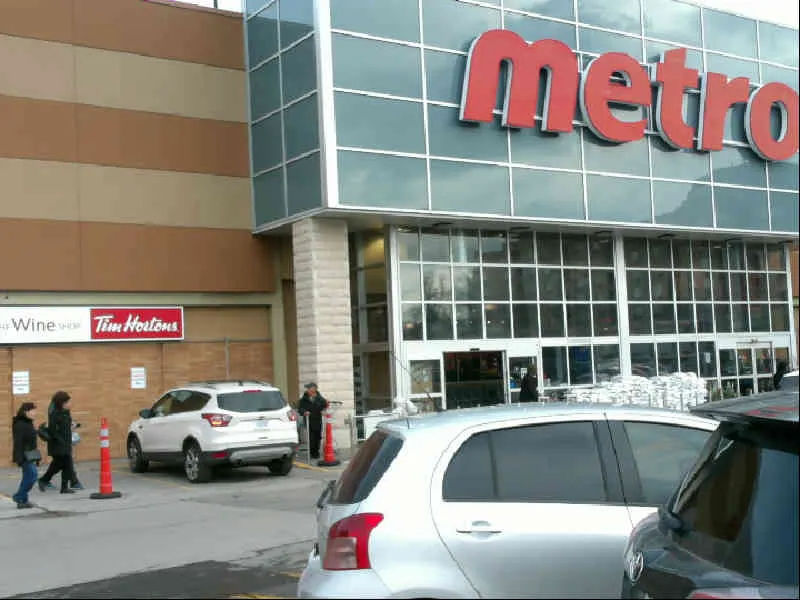 Tim Hortons at 3090 Bathurst Street, North York