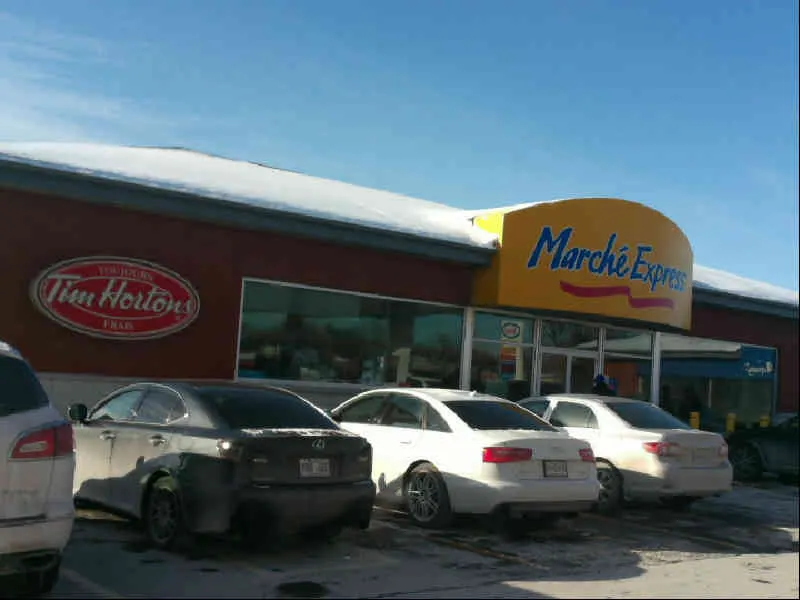 Tim Hortons at 3340, Boul. Des Sources, Dollard-Des-Ormeaux