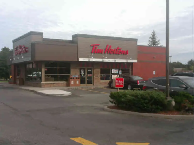 Tim Hortons at 372 Hunt Club Road, Ottawa
