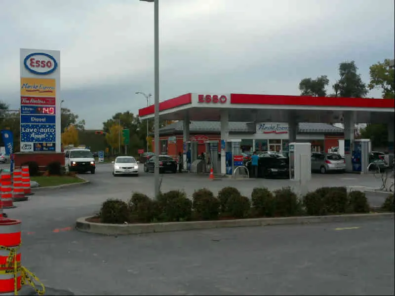 Tim Hortons at 395, Av. Dorval, Dorval