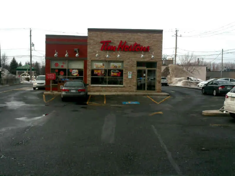 Tim Hortons at 511, Rue Samuel-De-Champlain, Boucherville
