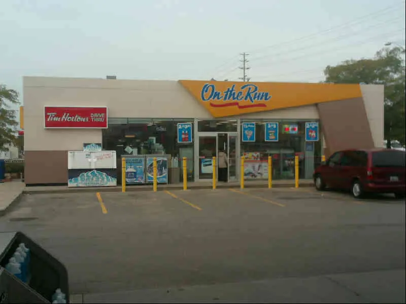 Tim Hortons at 520 Dundas Street West, Oakville